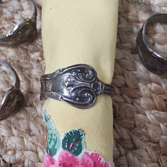 Spoon Handle Silver Set Of 6 Napkin Rings - Picture 3 of 10